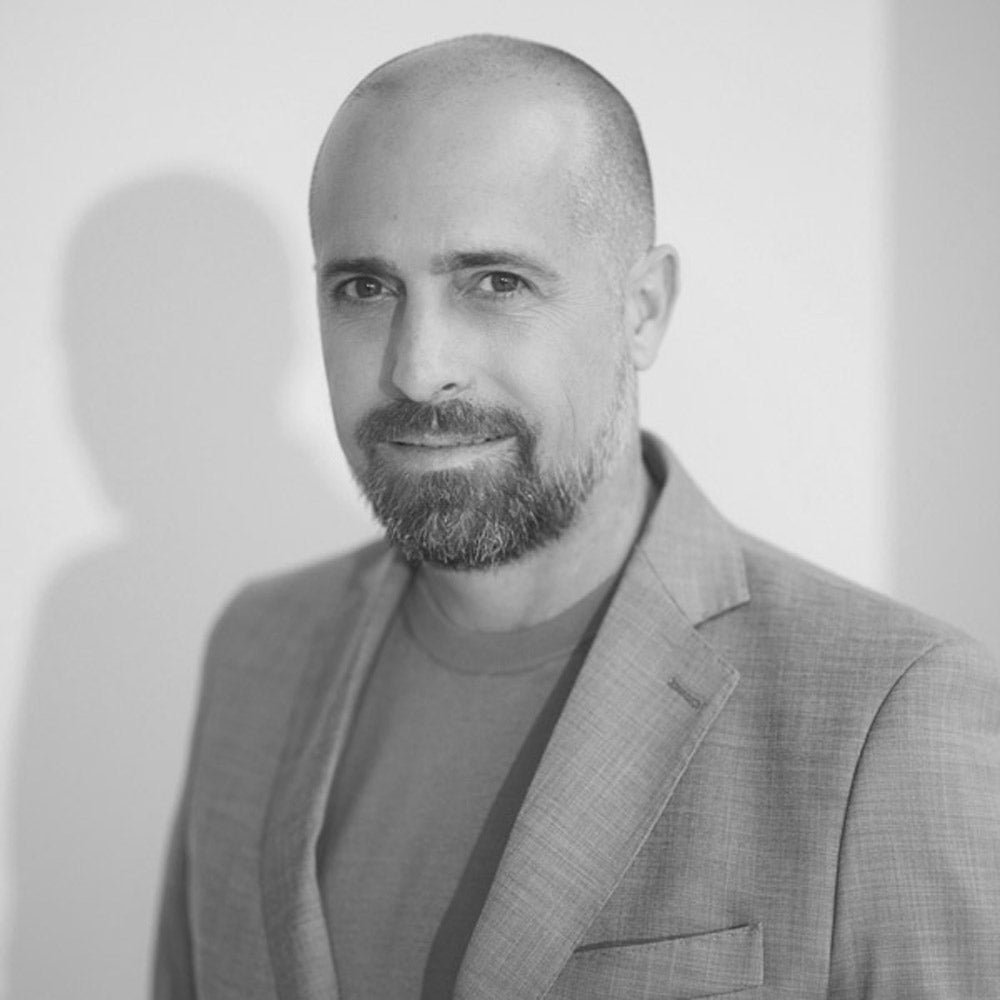 SEBUAH KISAH PENUH KONTRAS