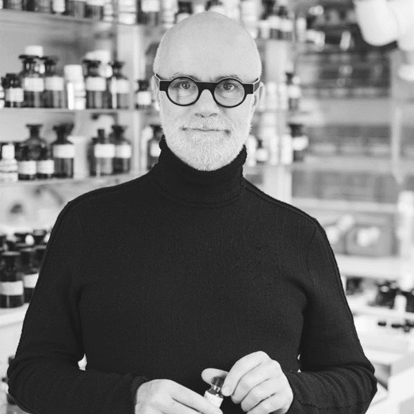 KAMI ADALAH KEKASIH. M.D.