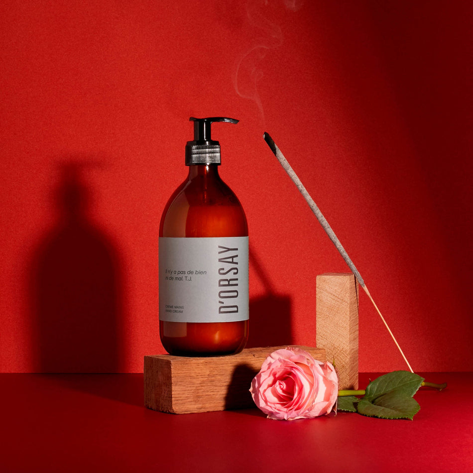 TIDAK ADA BENAR ATAU SALAH. T.J.